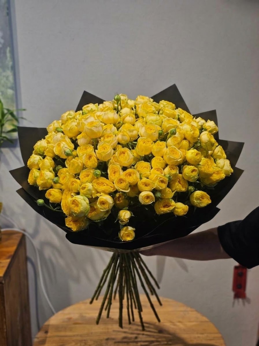 15 Yellow Baby Roses Bouquet