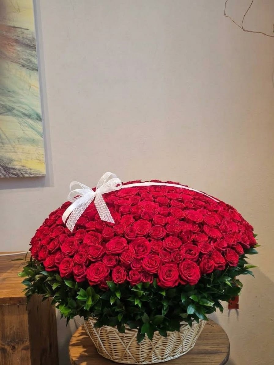 Grand Red Roses Basket